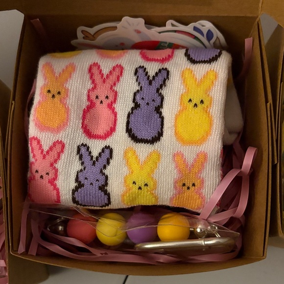 Hop Into Spring Box - Picture 10 of 11